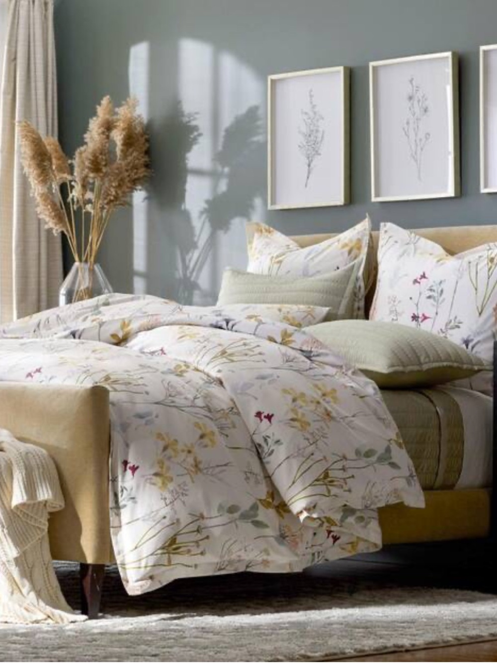 The Company Store Floral Duvet cover in Queen and 2 shams in Peyton - Picture 9 of 9